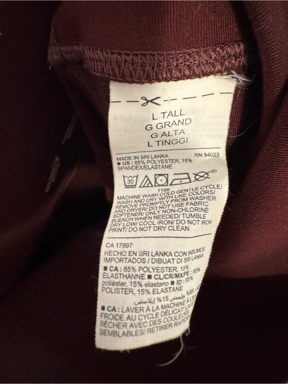 Old Navy Active Elevated Legging in Burgundy - Picture 4 of 5